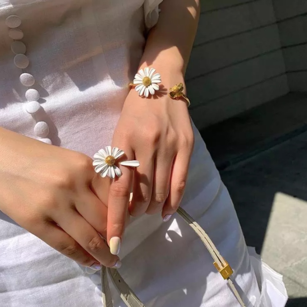 White Daisy Enamel Petal Adjustable Gold Ring - Picture 6 of 9